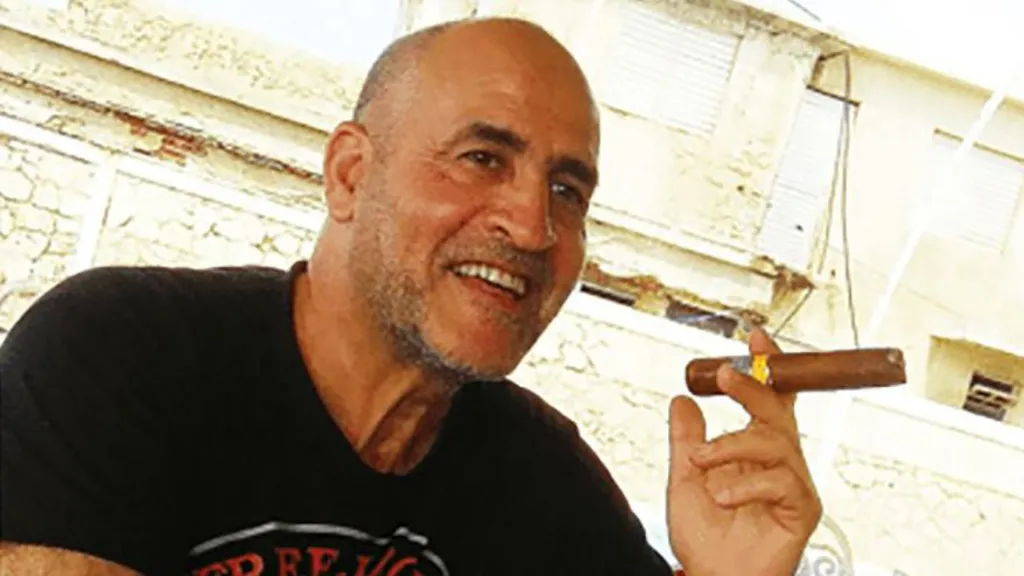 Uwavugwaga muri dosiye ya Jeffrey Epstein yasanzwe yapfuye 